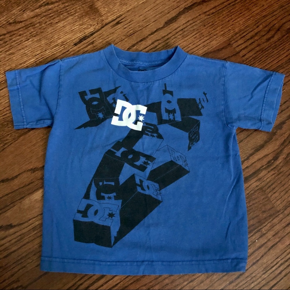 DC SHOES little kids Graphic Tee Size M